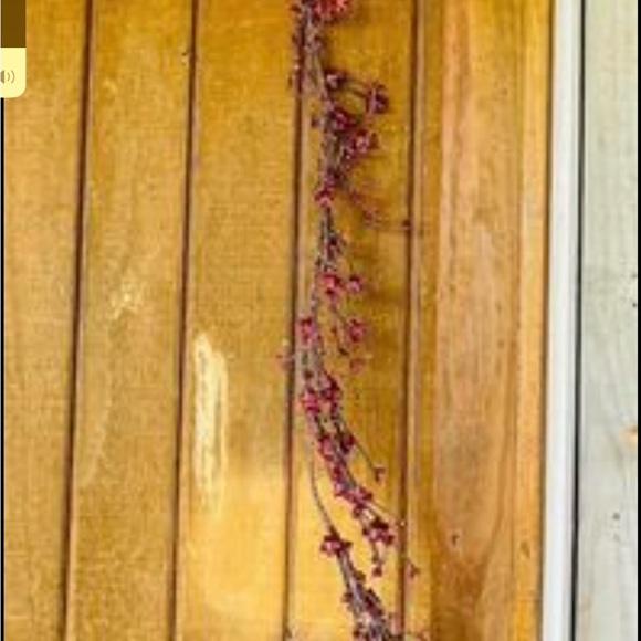 *Americana Star Pip Berry Garland - Picture 4 of 10